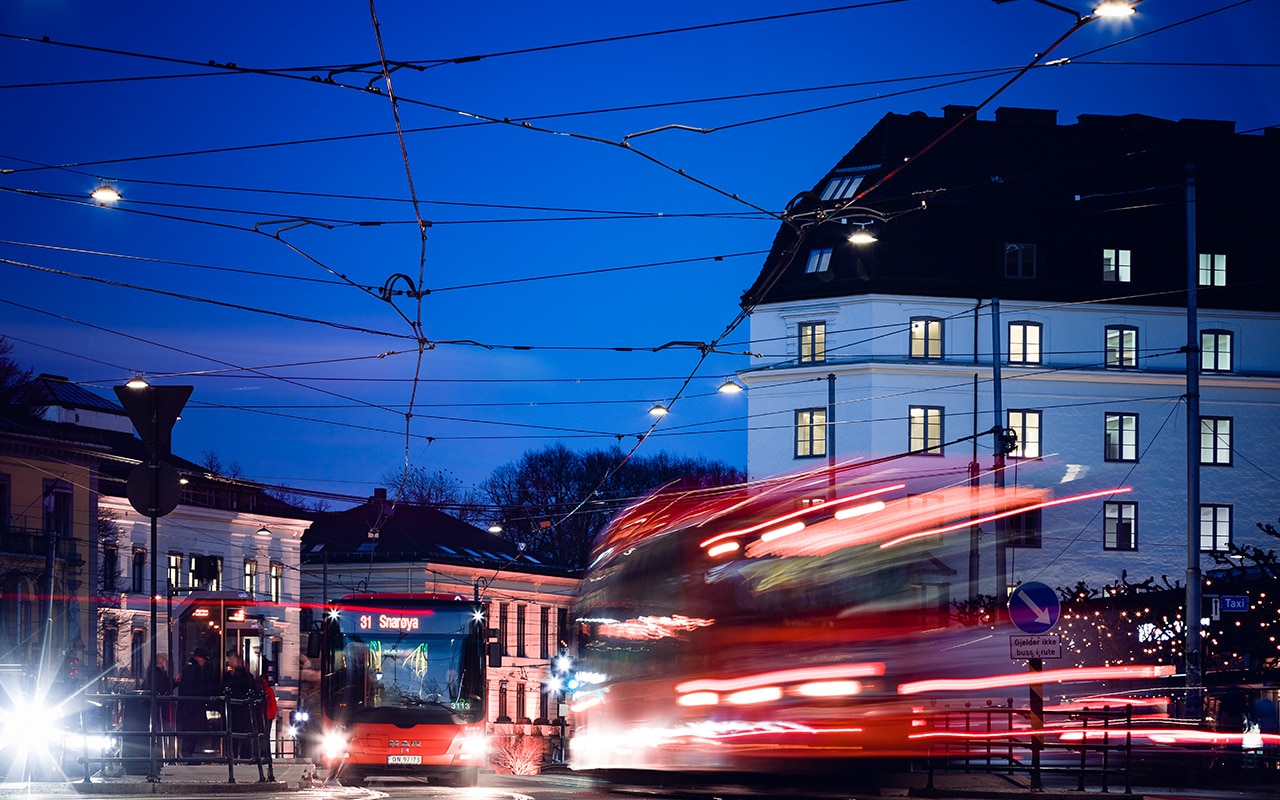 buss i bybilde|bilde av buss i bybilde|bilde av buss i ett bybilde|||ruter buss i oslo